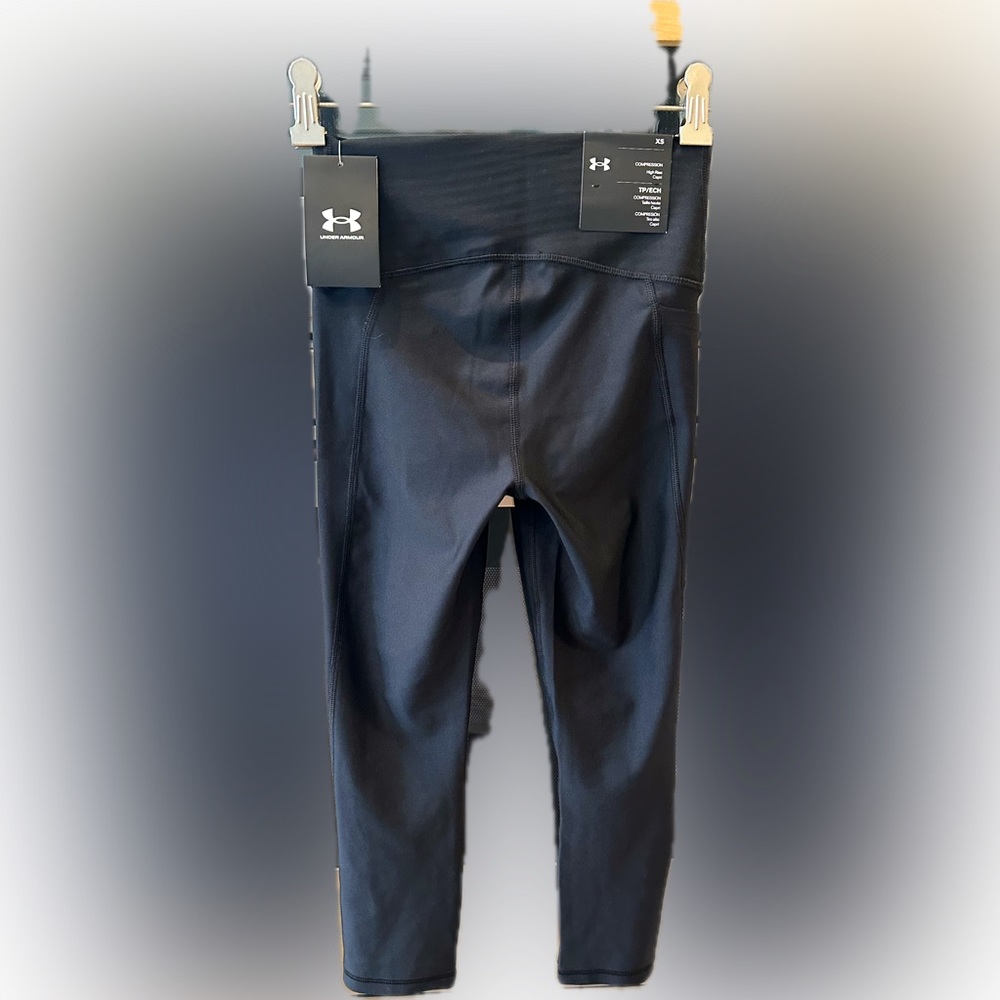 Under Armour High Rise Compression Capri - Picture 3 of 6
